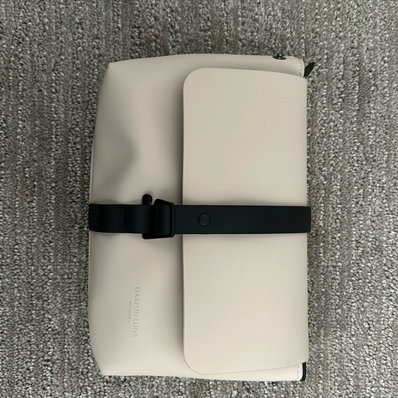 Gaston Luga Splash Crossbody Bag Cloud Cream - Picture 1 of 7
